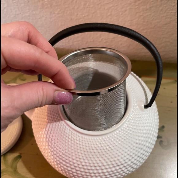 Asian Styled Teapot with Strainer - Picture 5 of 7